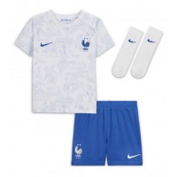 Frankrike Kingsley Coman #20 Bortadräkt Barn VM 2022 Kortärmad (+ Korta byxor)